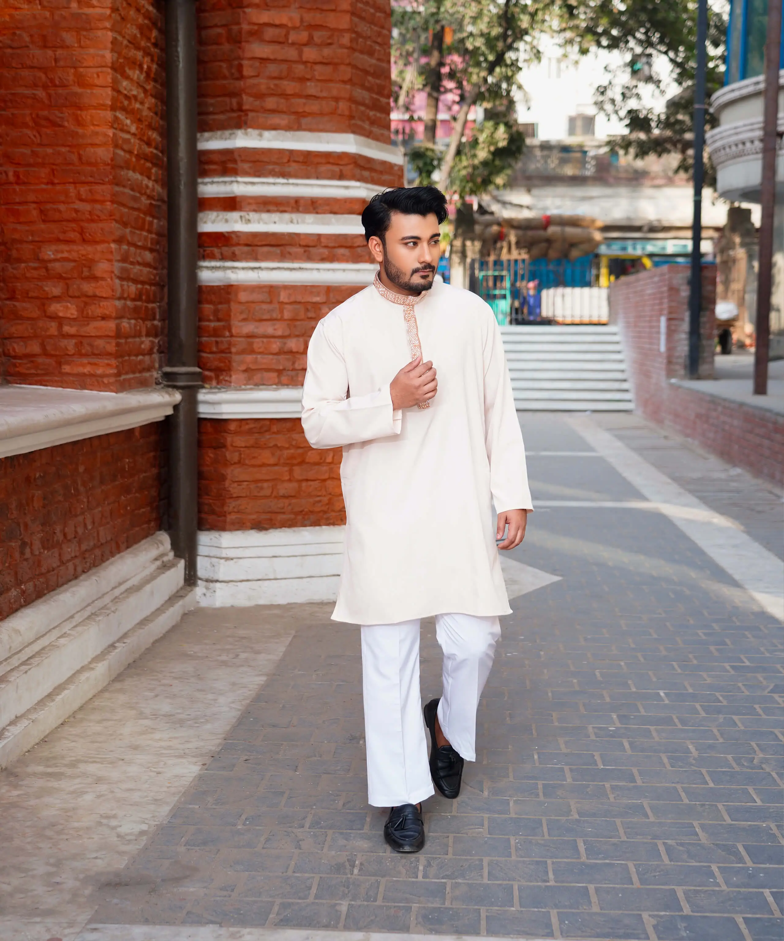 Zaruva Classic Cream Short Kurta & Bootcut Pajama Set 2